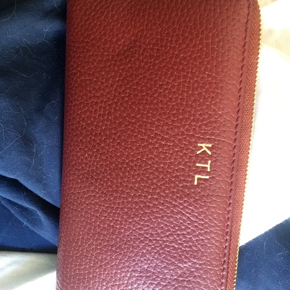Cuyana Handbags - Cuyana wallet